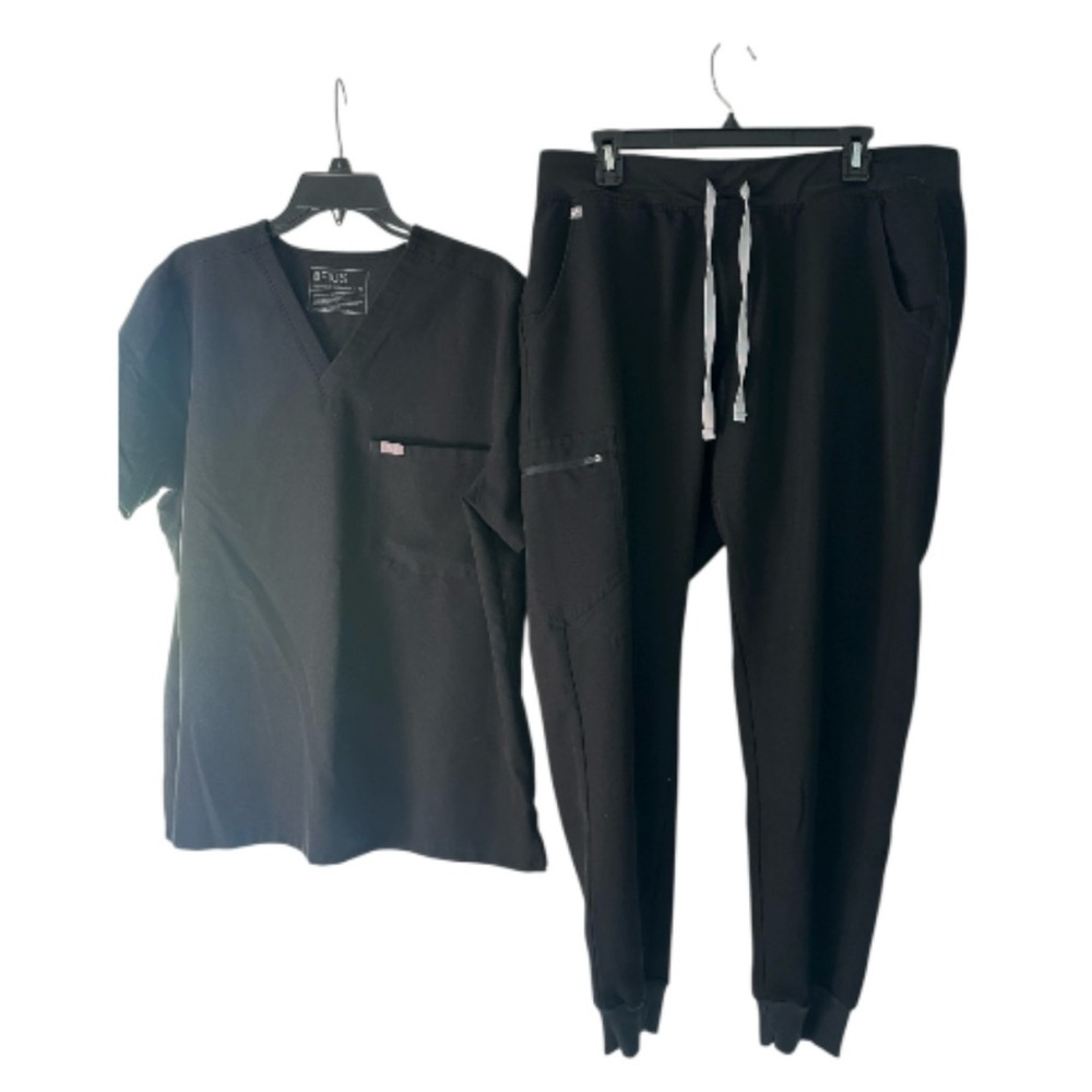 Figs Women's Scrub Top and Jogger Set in Black